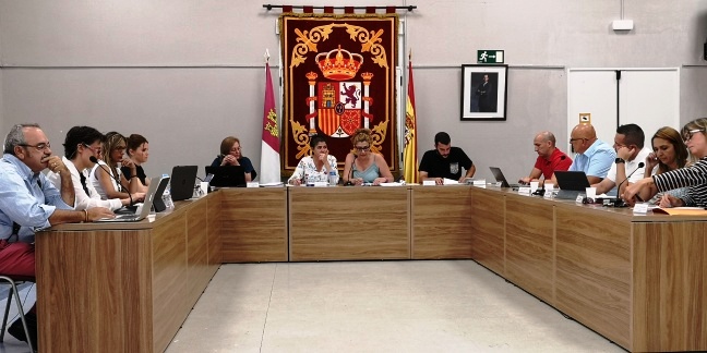 Vox alerta de que los sueldos de los concejales del equipo de Gobierno en Villanueva de la Torre se disparan un 150 por ciento