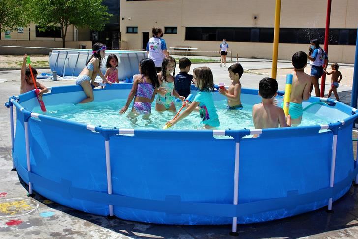 Casi un centenar de niños de 4 a 12 años se divierten en los Campamentos Urbanos de Verano de Yebes