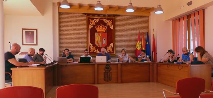 Comienza la reforma de la pista y los vestuarios del Pabellón Polideportivo José Luis Viejo en Yunquera