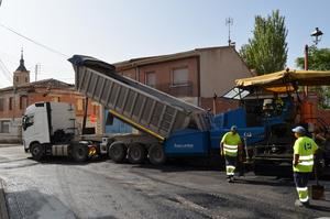 La Operación Asfalto de Yunquera de Henares lleva ya más de 8.000 metros cuadrados de calles renovadas