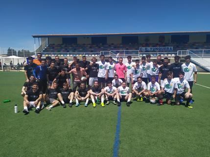El Club Deportivo Yunquera cierra la temporada con un partido amistoso y una suculenta barbacoa