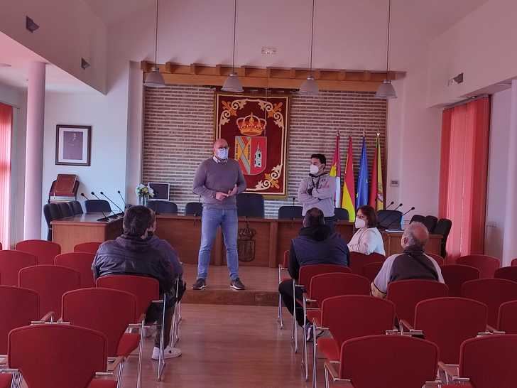 Las Brigadas Municipales de Yunquera de Henares se reforzarán con dos trabajadores durante seis meses gracias al Programa Garantía +52