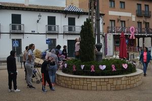 Yunquera de Henares se viste de rosa para conmemorar el Día Contra el Cáncer de Mama