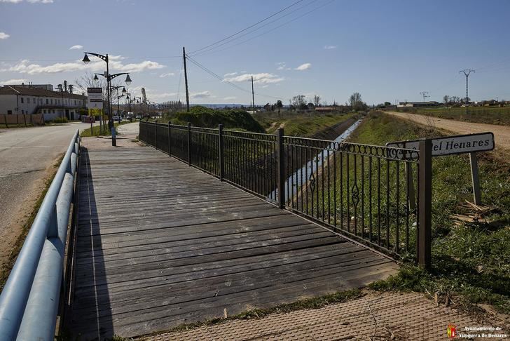 Rehabilitado el suelo del puente de la avenida de Islas Filipinas en Yunquera de Henares