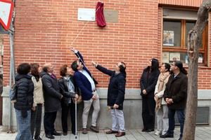 Azuqueca rinde homenaje a los aviadores de la República con un monolito y una exposición