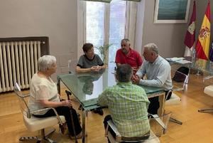 José Luis Vega empieza a recibir a los alcaldes de los pequeños municipios de la provincia