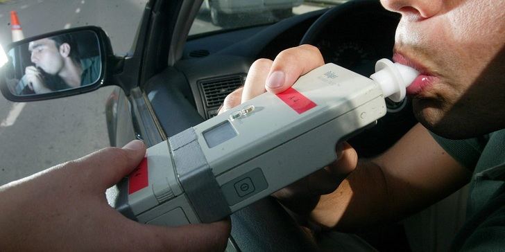 Cuatro conductores detenidos por alcoholemia positiva en Guadalajara