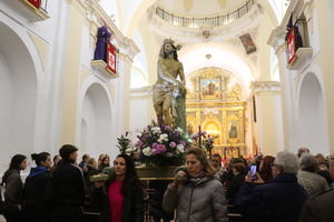 La ermita de la Virgen de la Luz acoge la Procesión del Silencio ante la lluvia en Almonacid