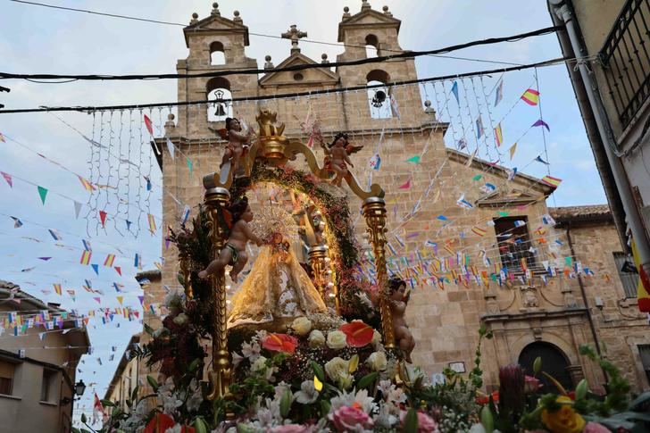 Cinco siglos de historia y devoción acompañan la procesión de la Virgen de la Luz en Almonacid