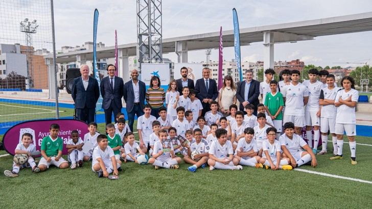 Álvaro Arbeloa regresa a la escuela de fútbol de la Fundación Real Madrid en Guadalajara
