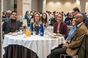 Guarinos resalta la colaboración entre deporte y negocios en desayuno con Gemma Mengual