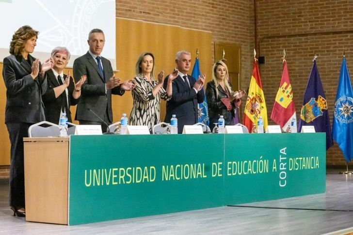 Ana Guarinos destaca la educación como clave para la transformación personal en la UNED