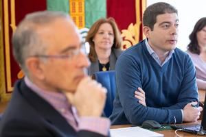 La iniciativa sale adelante y abre la puerta a adelantar a marzo las revisiones para que en verano los solares estén limpios