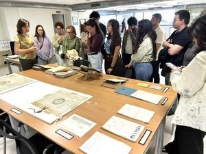 El Archivo municipal de Guadalajara recibe a los participantes del programa experiencial de Gestión Documental de los Archivos del Ejército de Tierra