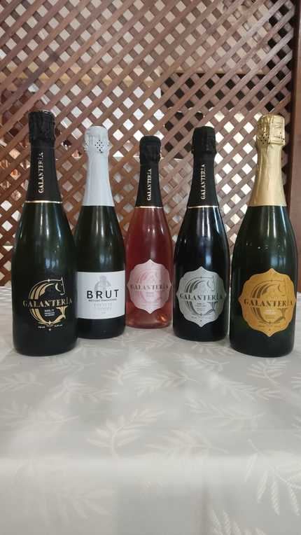 Nueva Cena Armonía en el Fogón del Vallejo con un maridaje perfecto entre espumosos de Cádiz y la propia cocina gaditana