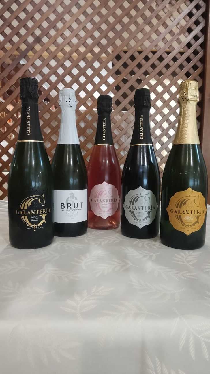 Nueva Cena Armonía en el Fogón del Vallejo con un maridaje perfecto entre espumosos de Cádiz y la propia cocina gaditana