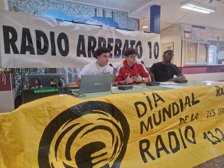 Especial Día Mundial de la Radio, el jueves 13, de 9:00 a 14:00, en directo desde el vestíbulo del Brianda