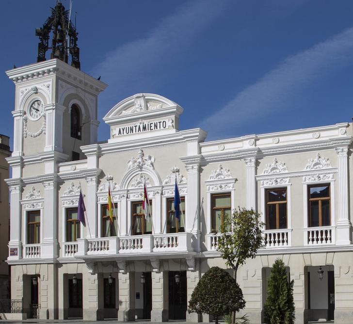 Ciudadanos traiciona al votante de centro derecha de Guadalajara, escorándose a la izquierda y haciendo alcalde al socialista Alberto Rojo