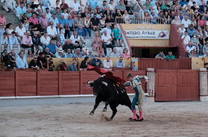 Borja Jiménez sale a hombros en la primera de feria en Guadalajara