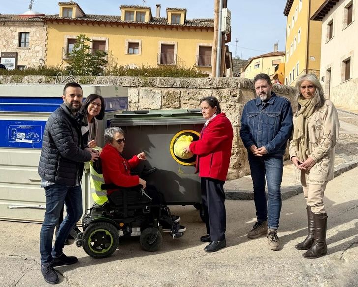 El Ayuntamiento de Brihuega instala contenedores de residuos adaptados para personas con diversidad funcional