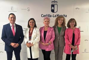 El Gobierno regional reconoce el trabajo del Comité Multidisciplinar de Cáncer de Mama de Guadalajara para ofrecer el mejor tratamiento en cada caso