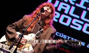 Marisa Valle Roso deslumbra en la Noche Acústica con su compromiso social y folclore asturiano