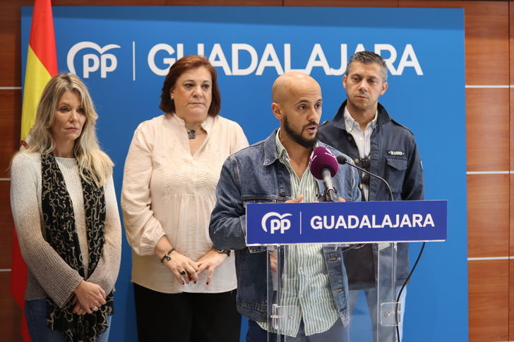 El PP denuncia la falta de transparencia del Gobierno socialista de Azuqueca y exige responsabilidades políticas por el bloqueo del informe del técnico de Deportes