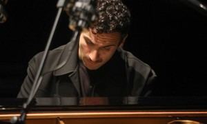 Darío Meta deslumbró en Cabanillas con un recital de piano clásico navideño