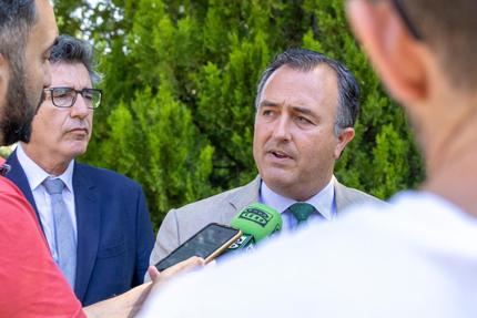 Moreno exige a Page que se comprometa por escrito a no acoger menas
