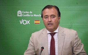 Vox estima que a CLM le costará 400 millones acoger a los menores migrantes: ¿De qué partidas presupuestarias saldrán?