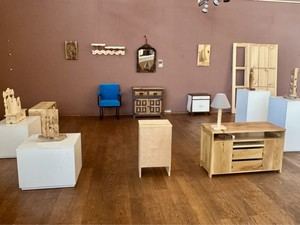 Exposición de trabajos de la Escuela Municipal de Restauración y Carpintería en el Buero Vallejo