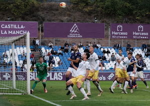 Sin premio ante un Mérida que se lleva los tres puntos del Pedro Escartín (0-2)