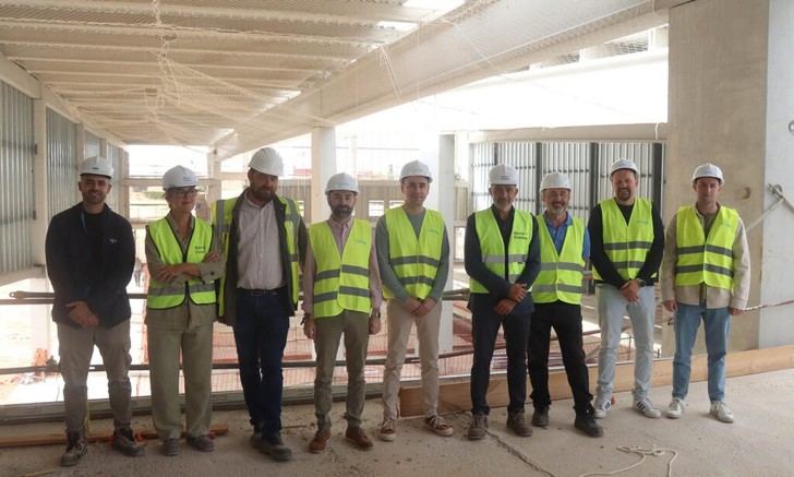 El alcalde supervisa el avance del nuevo Centro Acuático en Cabanillas del Campo