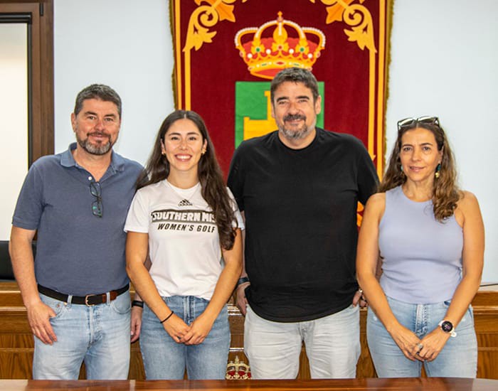 El Ayuntamiento de Marchamalo apoya a Elena Melich, primera golfista profesional de la provincia