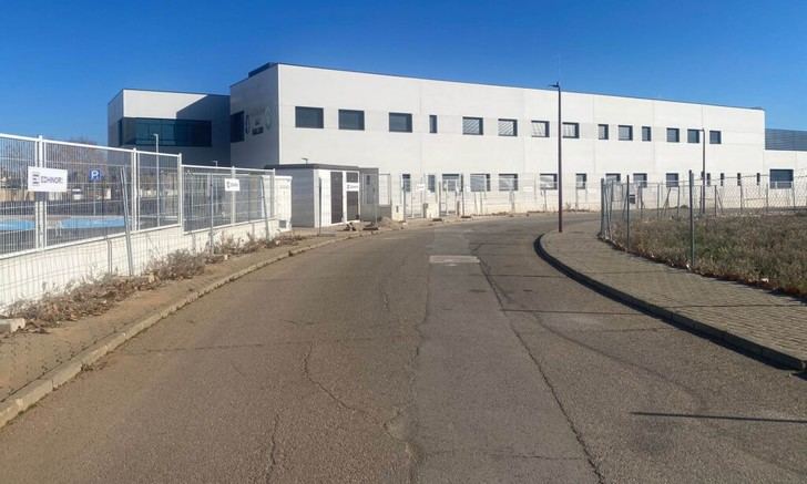 Renovación del acerado en calle Miró para facilitar acceso al nuevo Centro de Salud