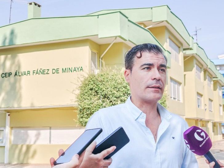 Renovación de la fachada del CEIP Álvar Fáñez tras 25 años sin obras