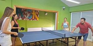 El Centro Joven de El Casar inaugura mesa de ping-pong
