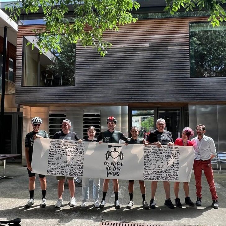 Ciclistas de 'El motor de tus pasos' completan el reto Cabanillas-Montpellier y donan 25.000 euros a investigación