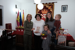Fuentenovilla homenajea a sus mujeres, de las generaciones que construyeron el pueblo a las que representan su futuro