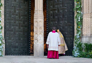 La Catedral de Toledo abre la Puerta Santa en su primer Año Jubilar