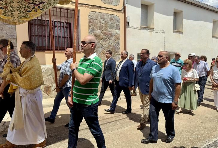 Embid celebra la Octava del Corpus en presencia de los diputados provinciales de VOX