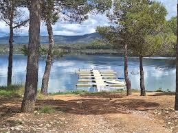 Sacedón arremete contra la CHT por el mal estado de los accesos al embalse de Entrepeñas que sufren los navegantes