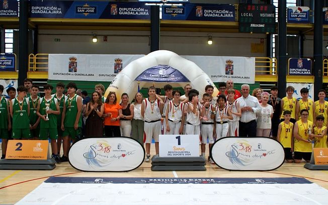 Cerca de 16.000 escolares han participado en el Campeonato Provincial de Deporte en Edad Escolar, que hoy ha celebrado su entrega de premios