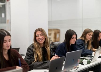 ESERP invierte 1,2 millones en becas para formación en tecnologías emergentes