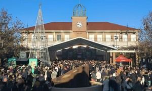 Gran éxito del tardeo navideño en la Plaza del Pueblo