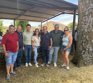 El PP de Guadalajara reivindica la ganadería como motor de la Sierra Norte en la Feria de Hiendelaencina