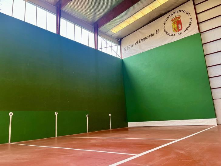 El Frontón de Yunquera de Henares se renueva y acoge el regreso de la competición este sábado