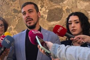 Podemos alerta que el escándalo puede ser mayor y pide a la Junta de Page aclarar si inició el diagnóstico de las mujeres que dieron positivo hasta mayo