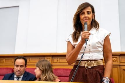 Gil: Las familias de C-LM están pagando cada vez más por algo tan básico como que sus hijos puedan ir al colegio