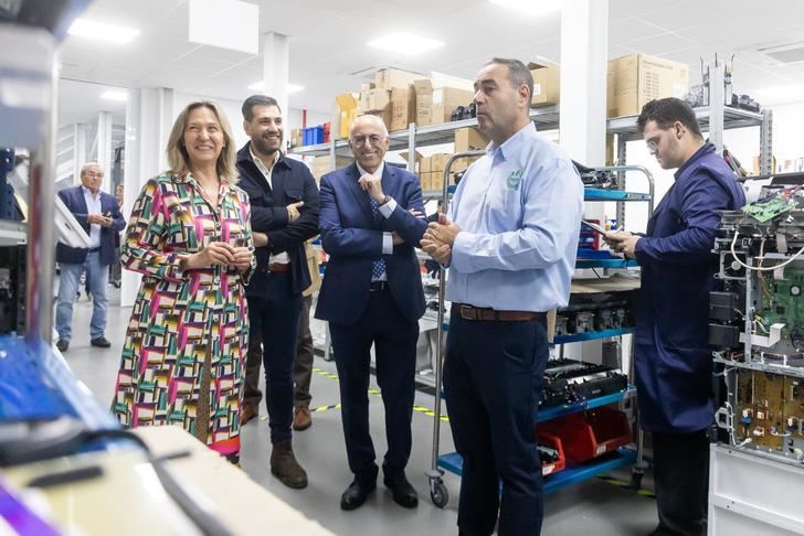La alcaldesa de Guadalajara visita Ricopia Technologies, referente en fabricación de equipos de impresión remanufacturados